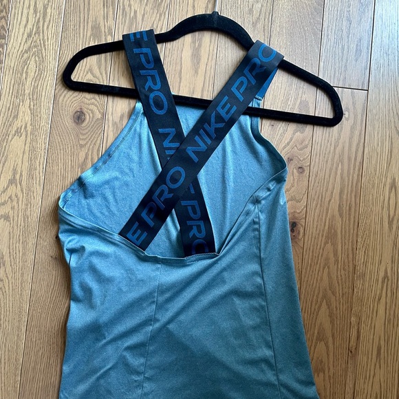 Nike pro crossed back logo straps cami - Picture 1 of 3
